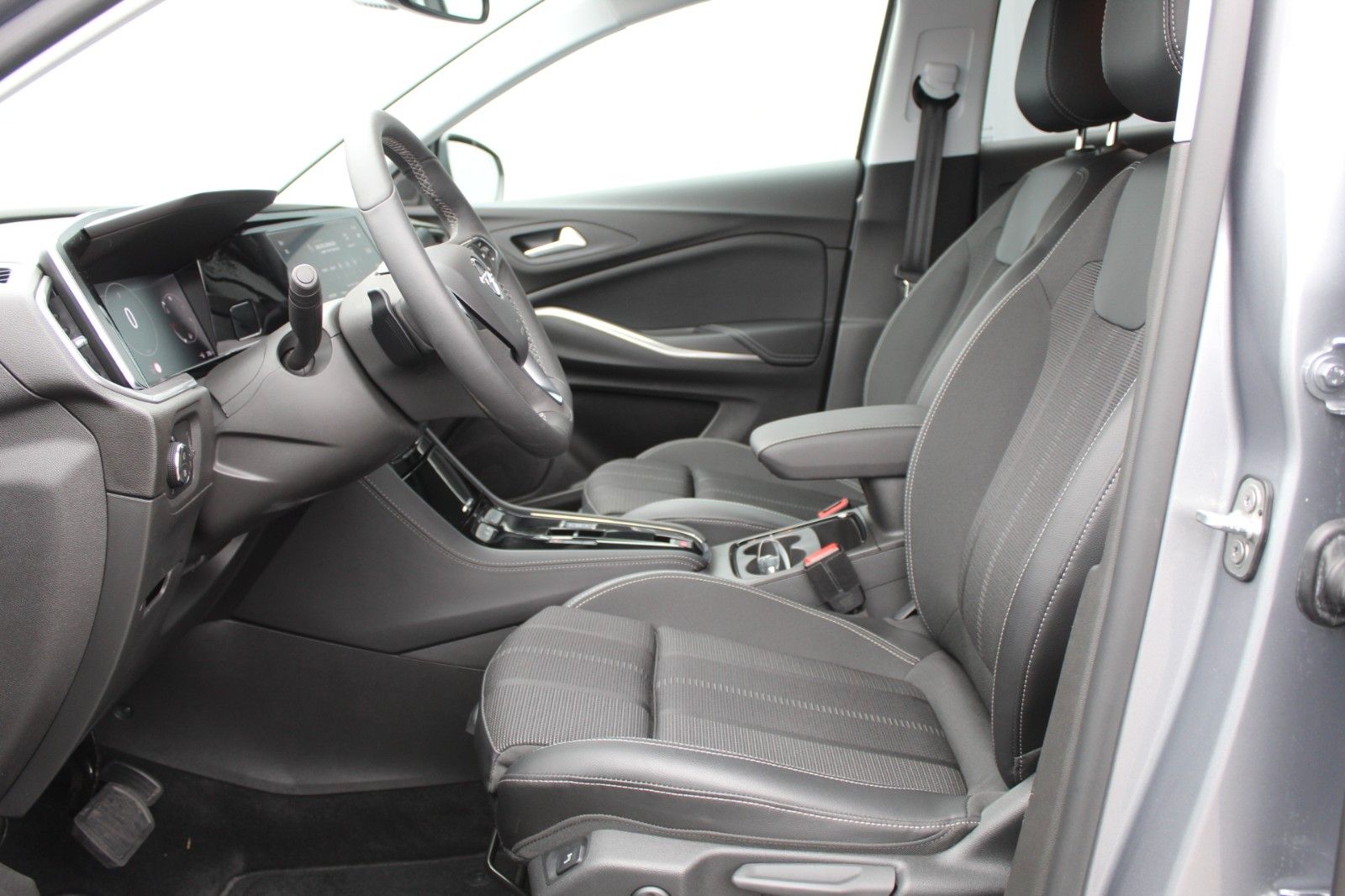 Fahrzeugabbildung Opel Grandland*SHZ*LHZ*360°Kamera*PDC*LED*Keyless