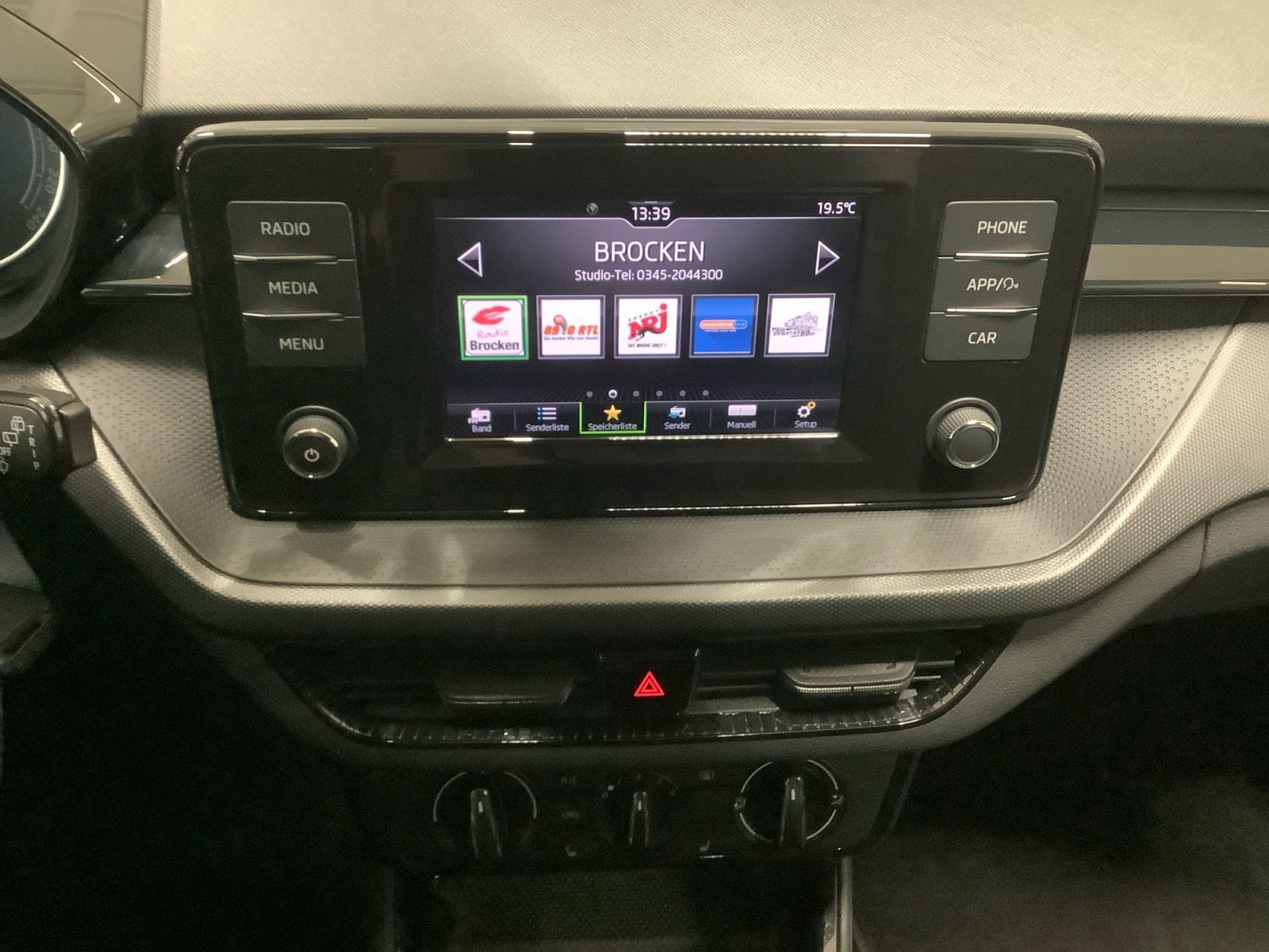 FABIA ACTIVE 48 KW 5-GANG KLIMA SH PDC HVSITZE