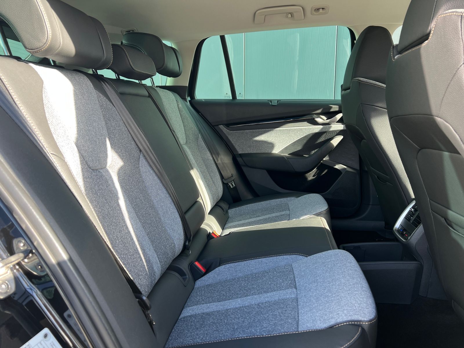 Fahrzeugabbildung SKODA Octavia Combi Balance 2.0 TDI DSG *AHK, Rückfahr