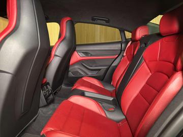 صورة 8 لـ 2020 Porsche TAYCAN