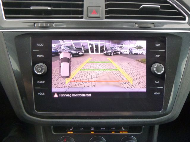 Fahrzeugabbildung Volkswagen Tiguan 2,0 TDI 4Motion >AUT/NAV/KAM/SHZ/ACC<