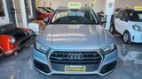 Audi Q5 30 TDI S tronic Business - Audi Q5: Grau, Kombi