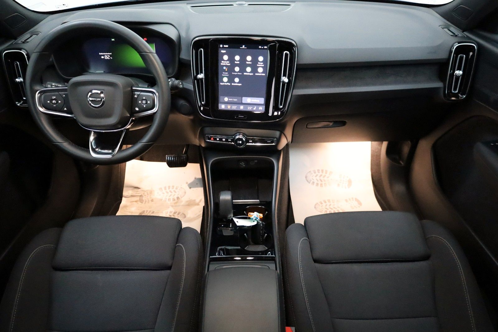 Fahrzeugabbildung Volvo XC40 Plus Recharge Navi,SH,StandHZ,Kamera,ACC