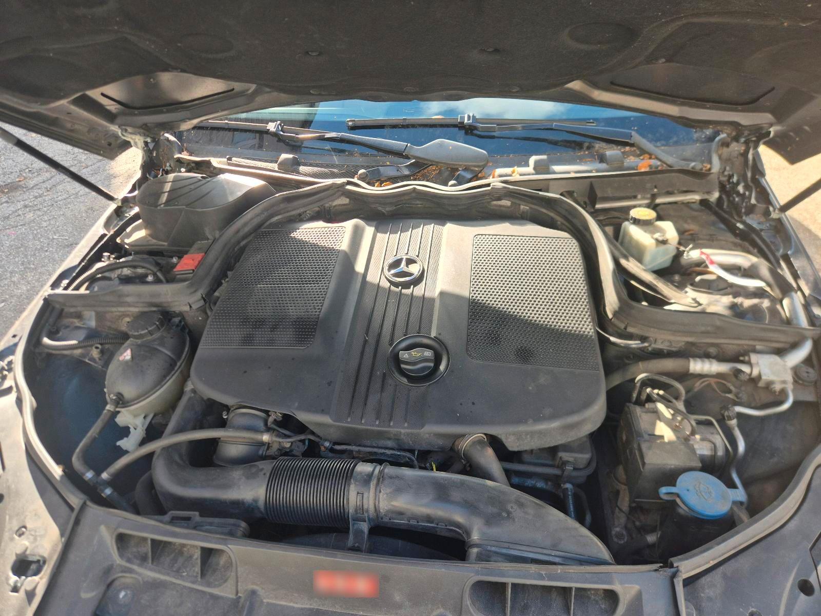 Mercedes-Benz C220 2010 — photo 12