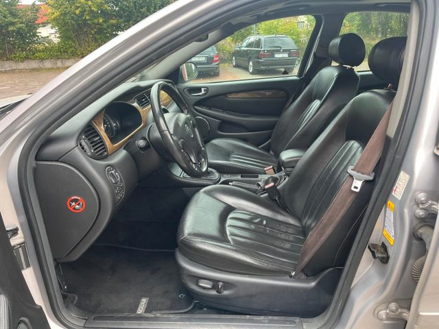 Jaguar X-Type 2.0 V6 Executive*TÜV 11/2027* Bild 7