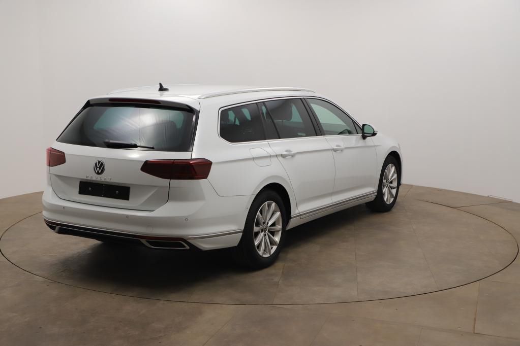 Volkswagen Passat Variant Elegance 2.0 TDI SCR AHK*PDC*RFK