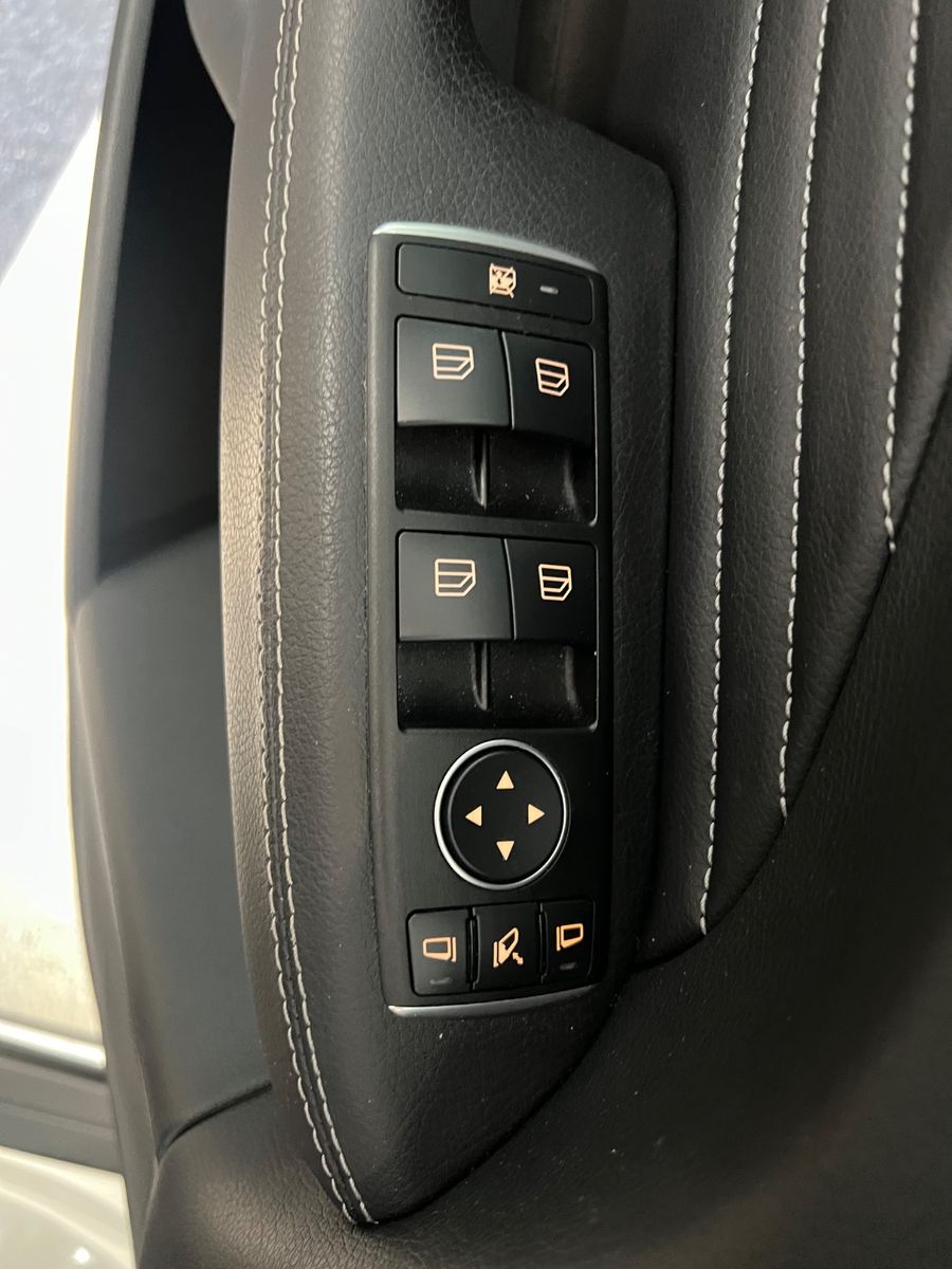 Fahrzeugabbildung Mercedes-Benz ML 350 d BlueTec 4Matic * 1.HAND * GEPFLEGT *