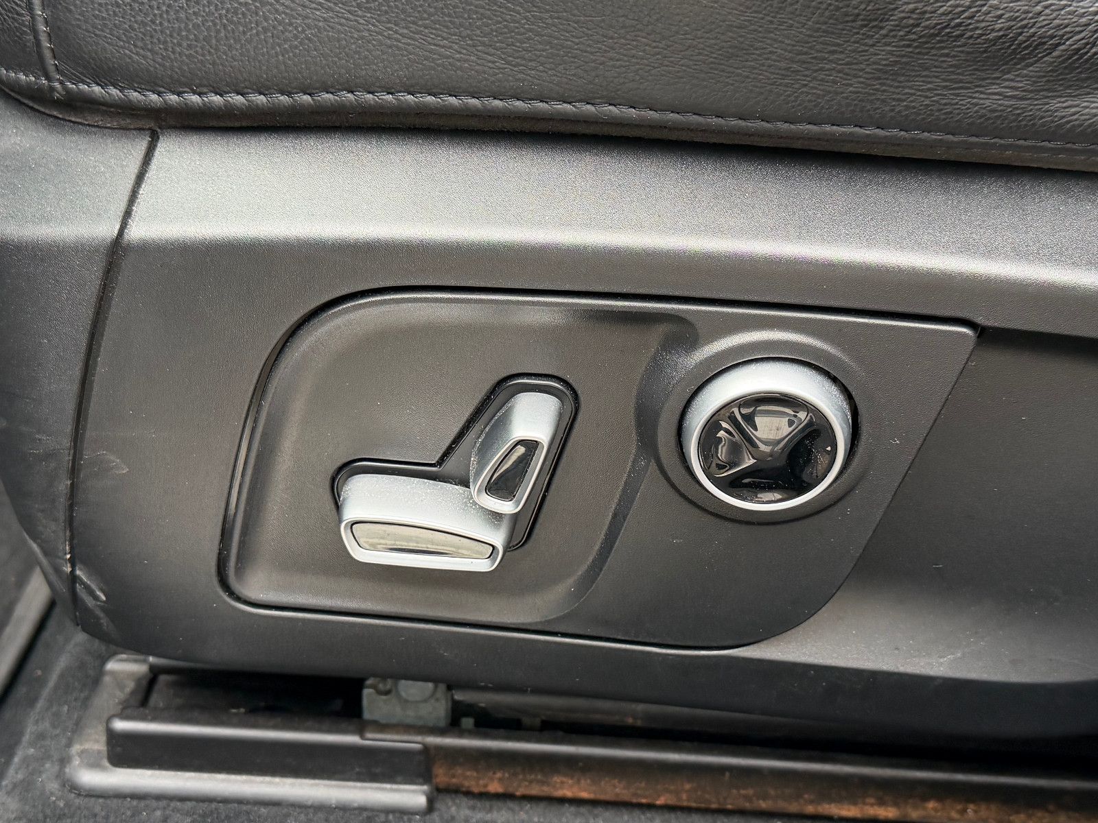 Fahrzeugabbildung Maserati Levante Diesel/GRANSPORT/LED/360°/MEMORY