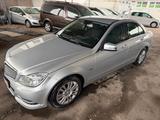Mercedes-Benz C 180 C Limousine C 180 CGI BlueEfficiency - Mercedes-Benz C 180 aus 2012: Limousine