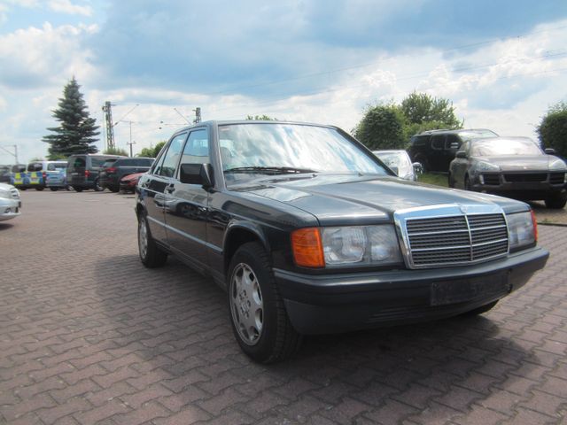 Mercedes-Benz 190 Scheckheft/ Automatik/ Garagenwagen/ 2. Hand