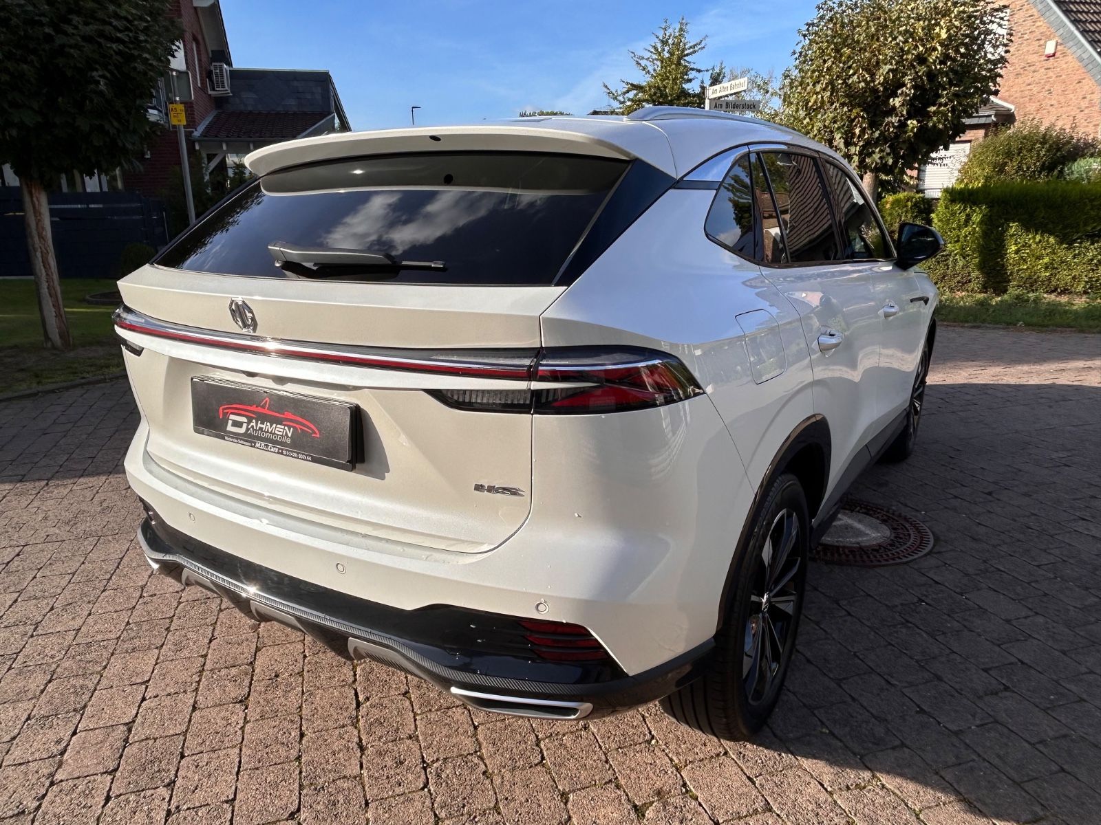 MG HS