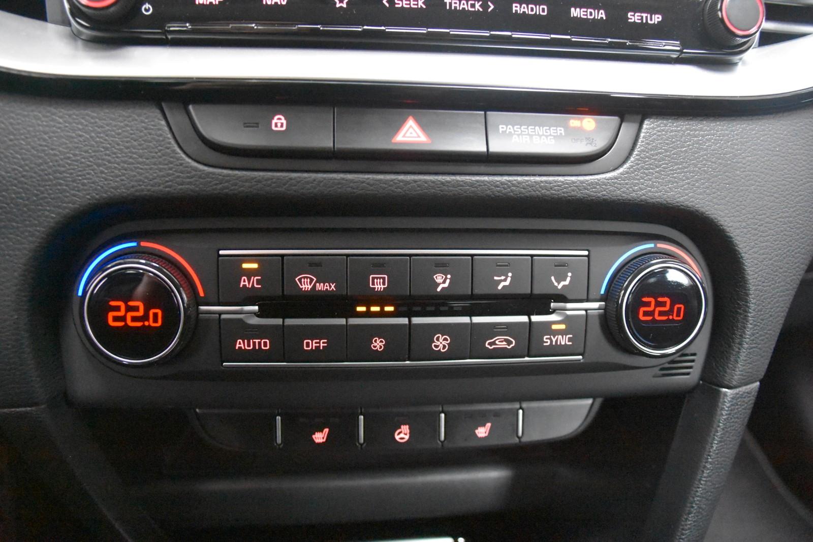 Kia Ceed SW Ultimate Edition DCT Navi Kamera SCC