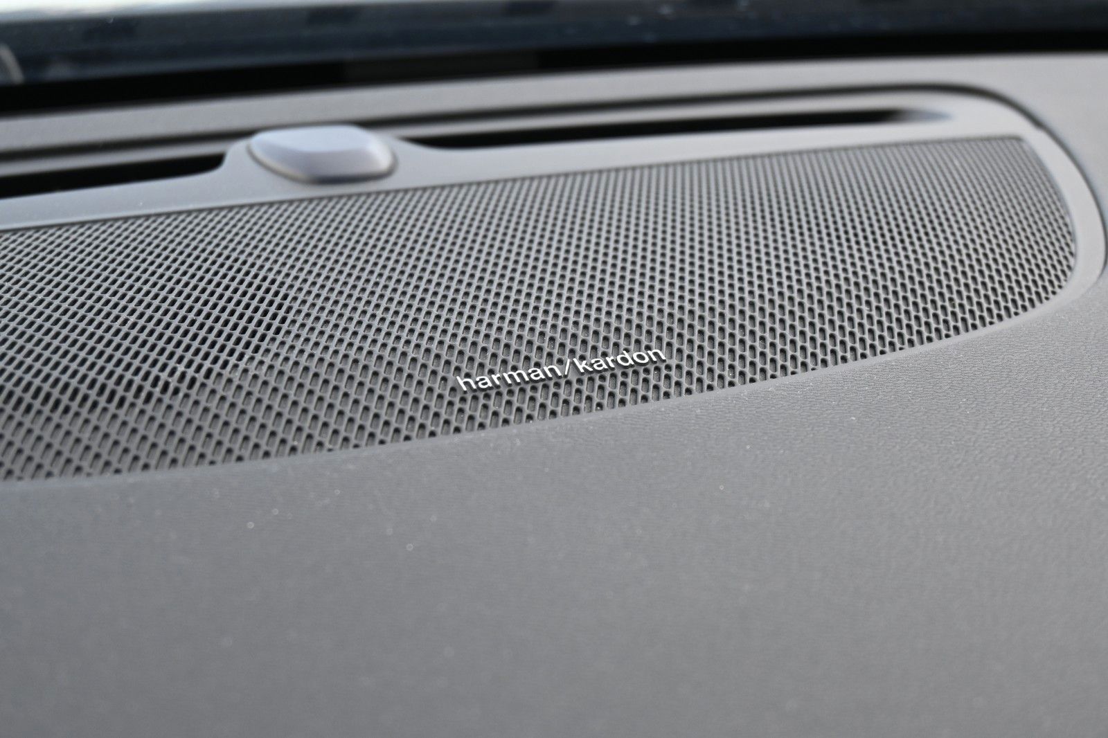 Fahrzeugabbildung Volvo V60 B4 Diesel CC Plus AWD*360°*PANO*H&K*