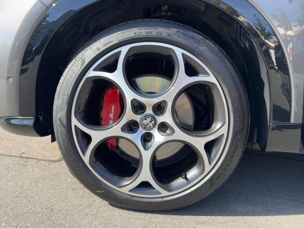 Fahrzeugabbildung Alfa Romeo Tonale Veloce, NAVI,  Leder,  Rückfahrkamera