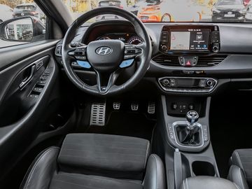 Hyundai i30 2.0 N Performance Fernlicht-Assistent Pano.