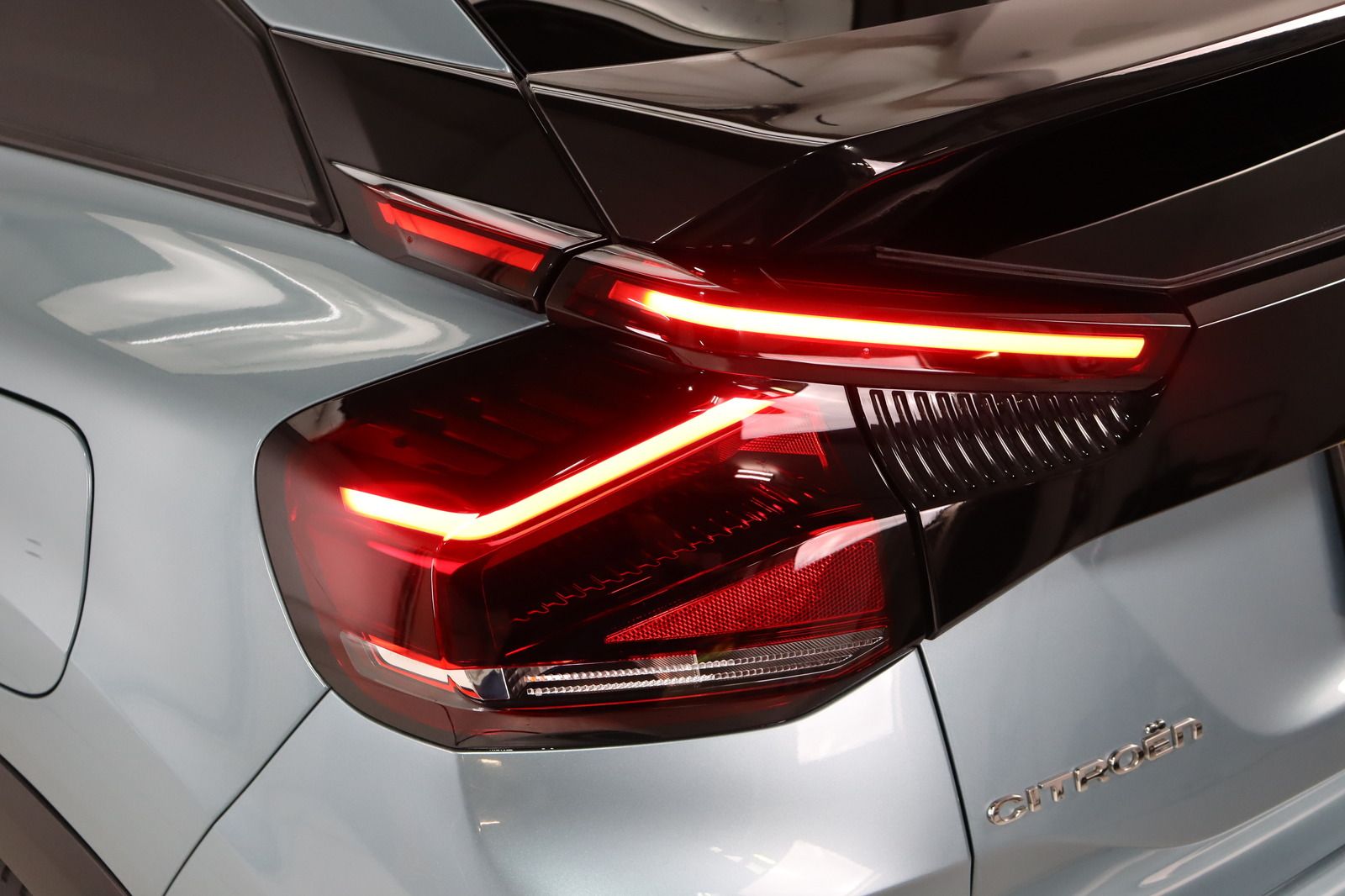 Fahrzeugabbildung Citroën C4 Shine PT 130 * HUD * LED * Navi *