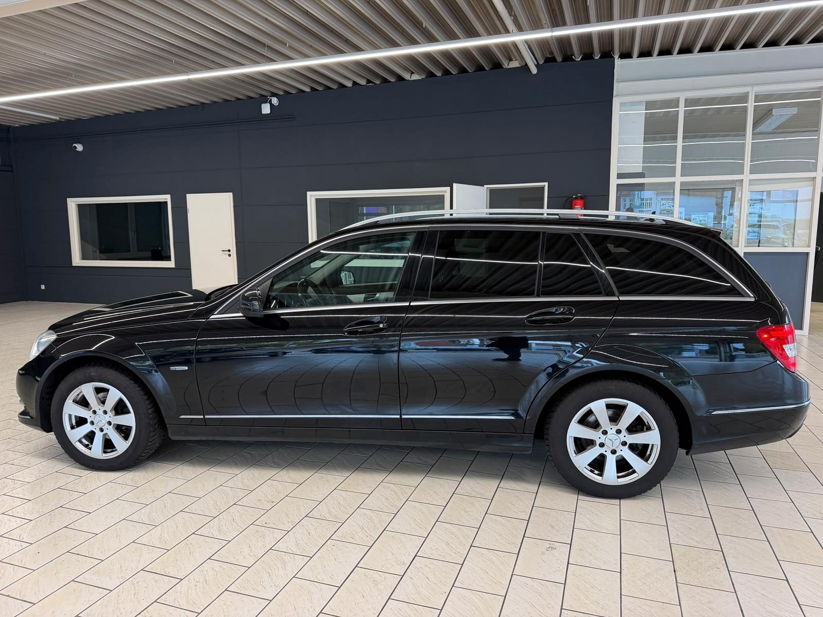 Mercedes-Benz C180 2012 — photo 8