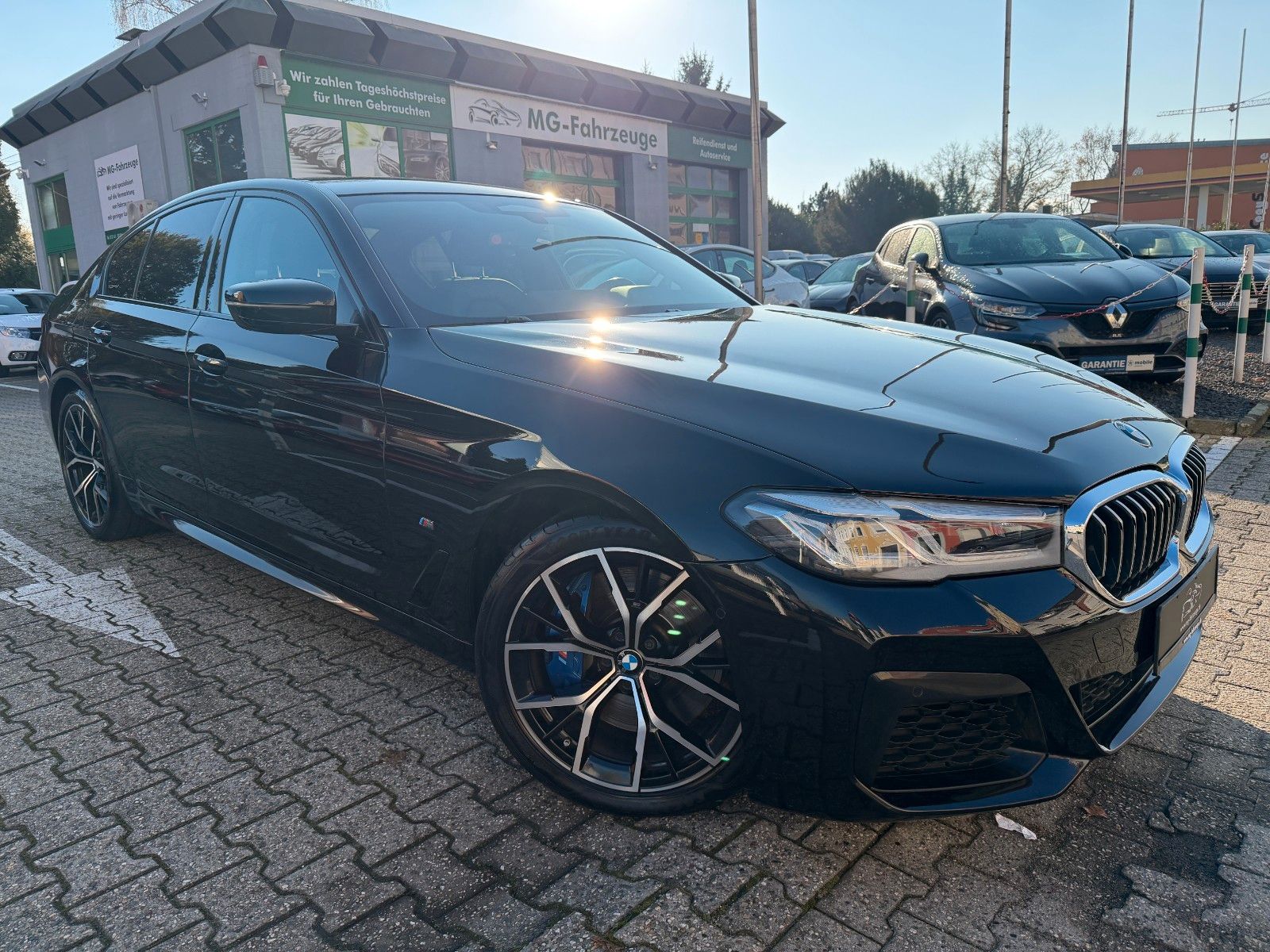 Fahrzeugabbildung BMW 530 d xDrive M SPORTPAKET STANDHEIZUNG KAMERA