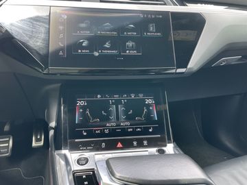 Audi Q8 e-tron - 12