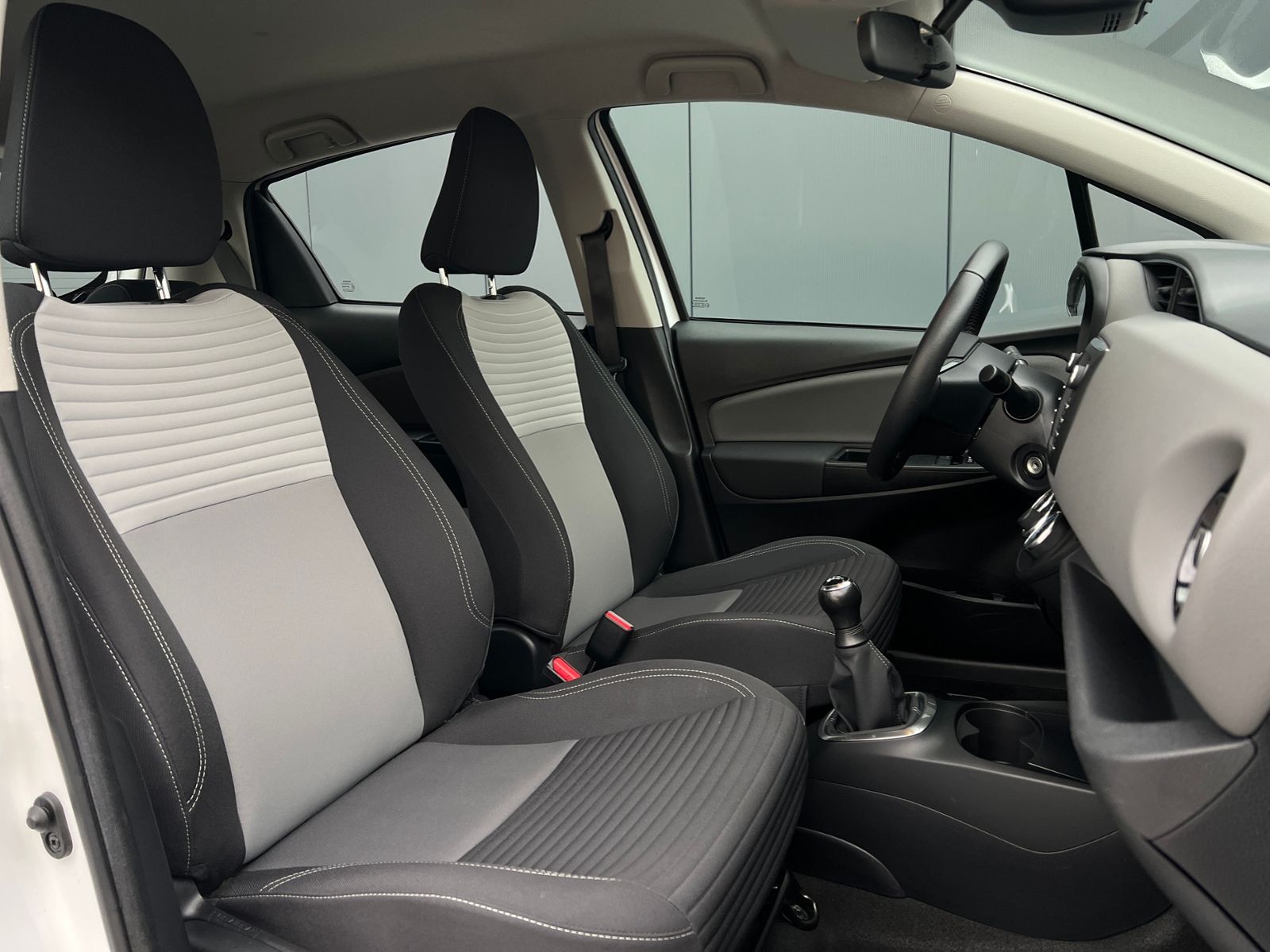 Fahrzeugabbildung Toyota Yaris 1.0 VVT-i Comfort *Klima, Kamera*