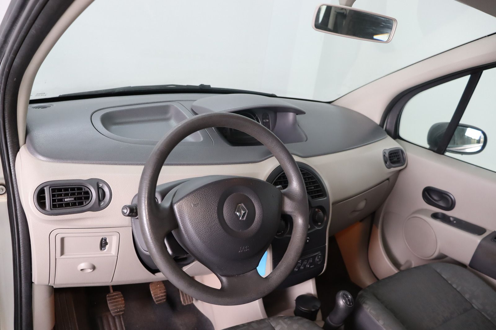 Fahrzeugabbildung Renault Modus 1.2 16V * HU/AU bis 09.26 * 8-fach *