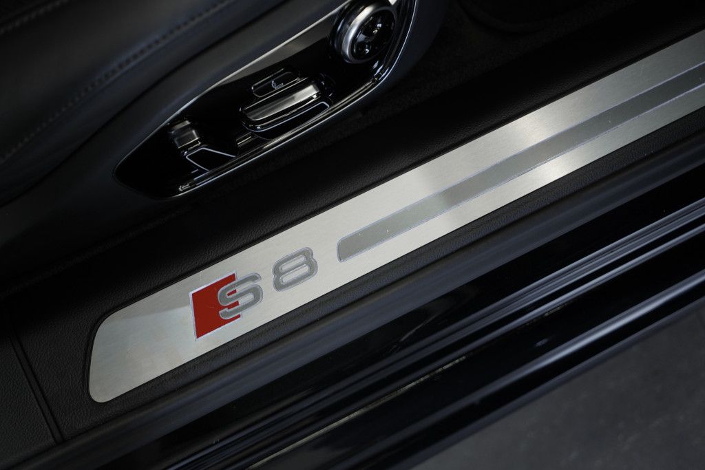 Audi S8