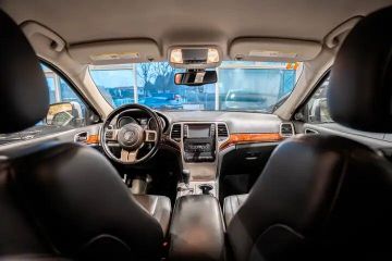 Jeep Grand Cherokee - 12