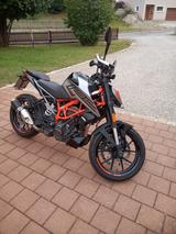 KTM 125 Duke silver - KTM 125