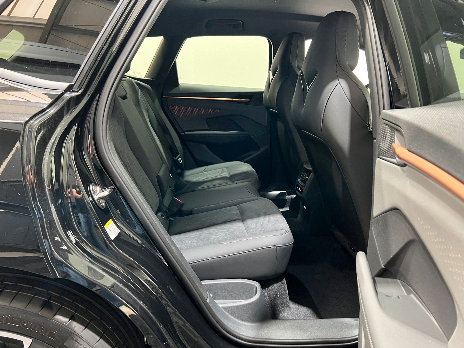 Fahrzeugabbildung CUPRA Terramar VZ 2.0 TSI 4Drive - Matrix - Sennheiser