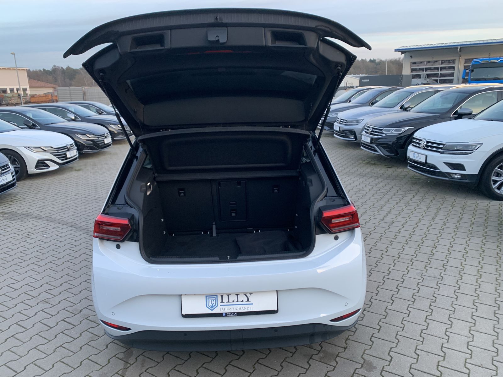 Fahrzeugabbildung Volkswagen ID.3 Pro Performance 150 kW Business*Wärmepumpe*