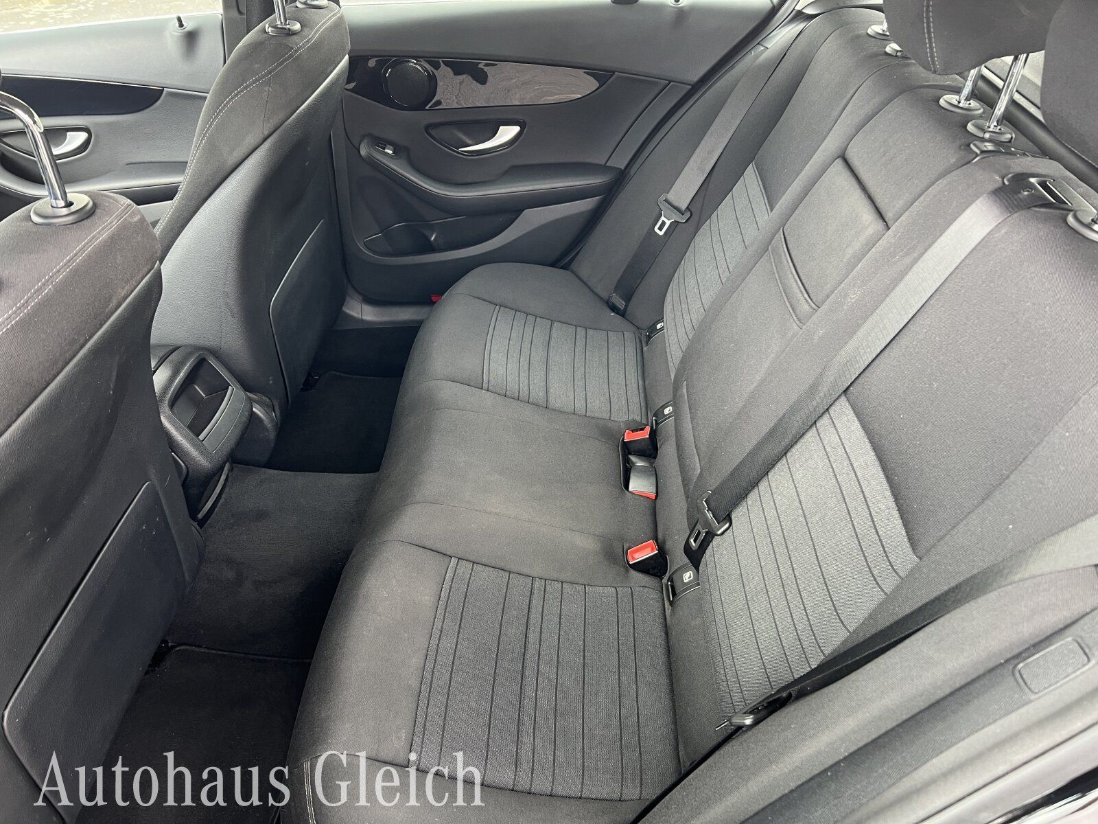 Fahrzeugabbildung Mercedes-Benz C 400 4MATIC T-Modell AVANTGARDE Exterieur/Navi