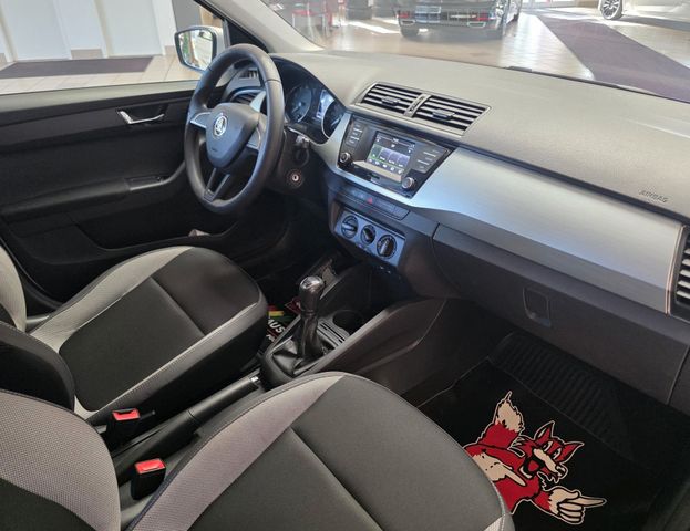 SKODA Fabia — Foto 22