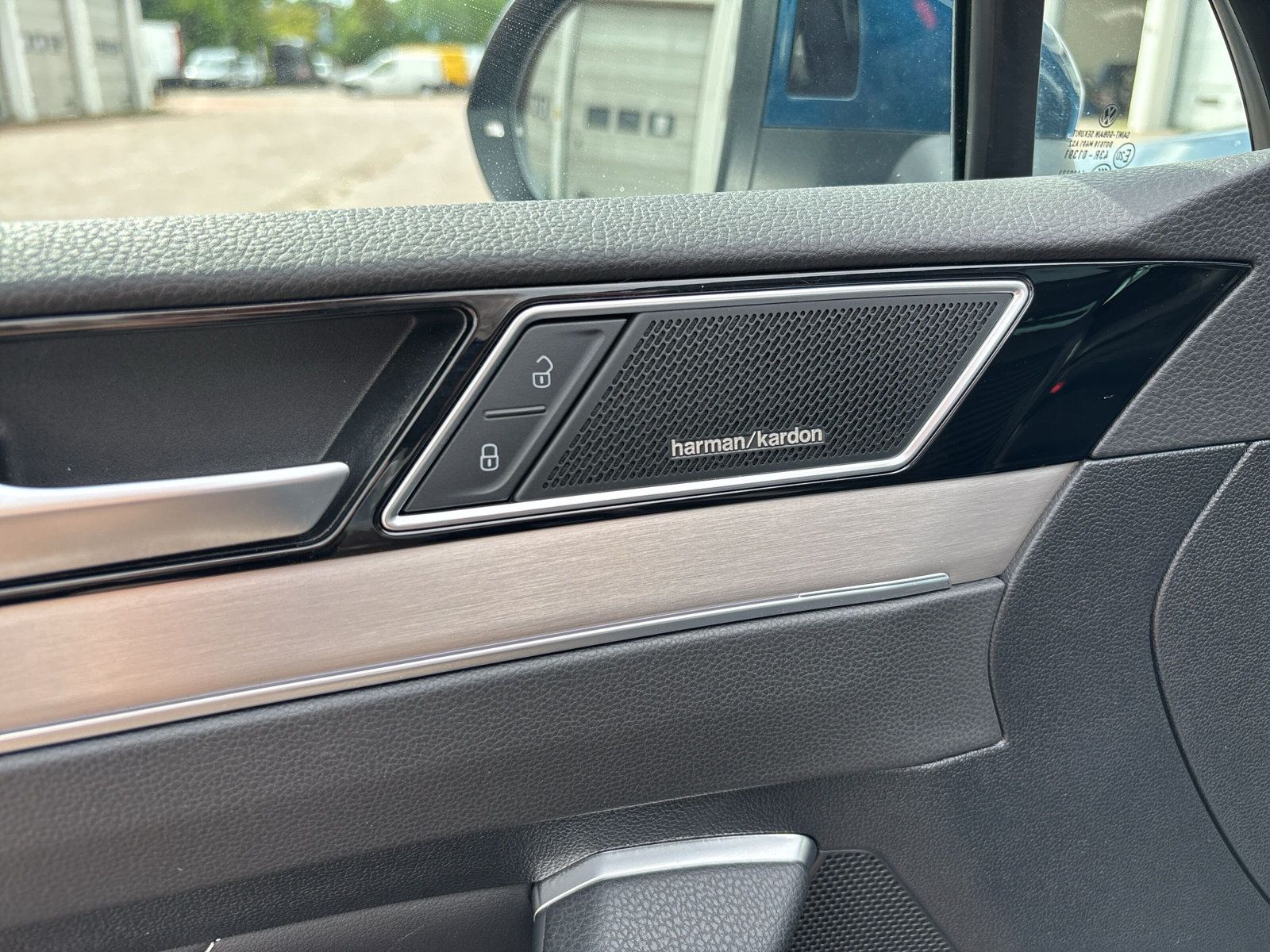 Fahrzeugabbildung Volkswagen Passat Variant Elegance 2.0 TDI 4Motion DSG AHK