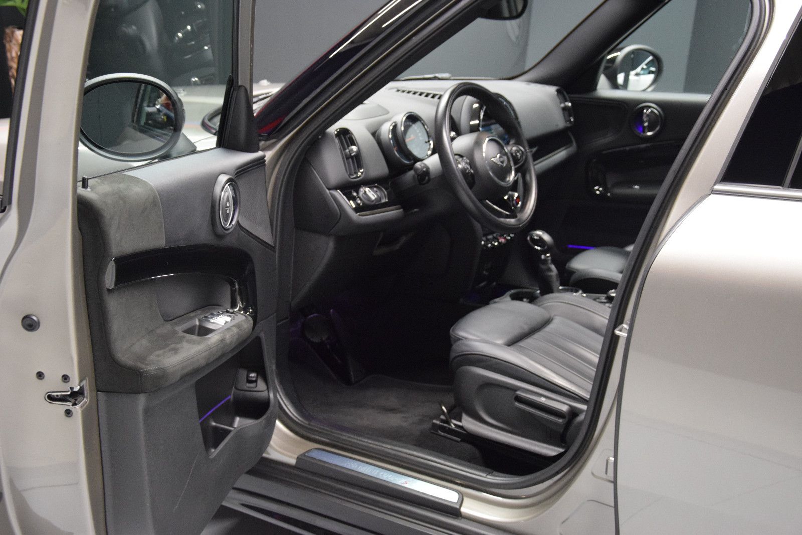 Fahrzeugabbildung MINI Countryman S Pano ACC HuD LED 1.Hand
