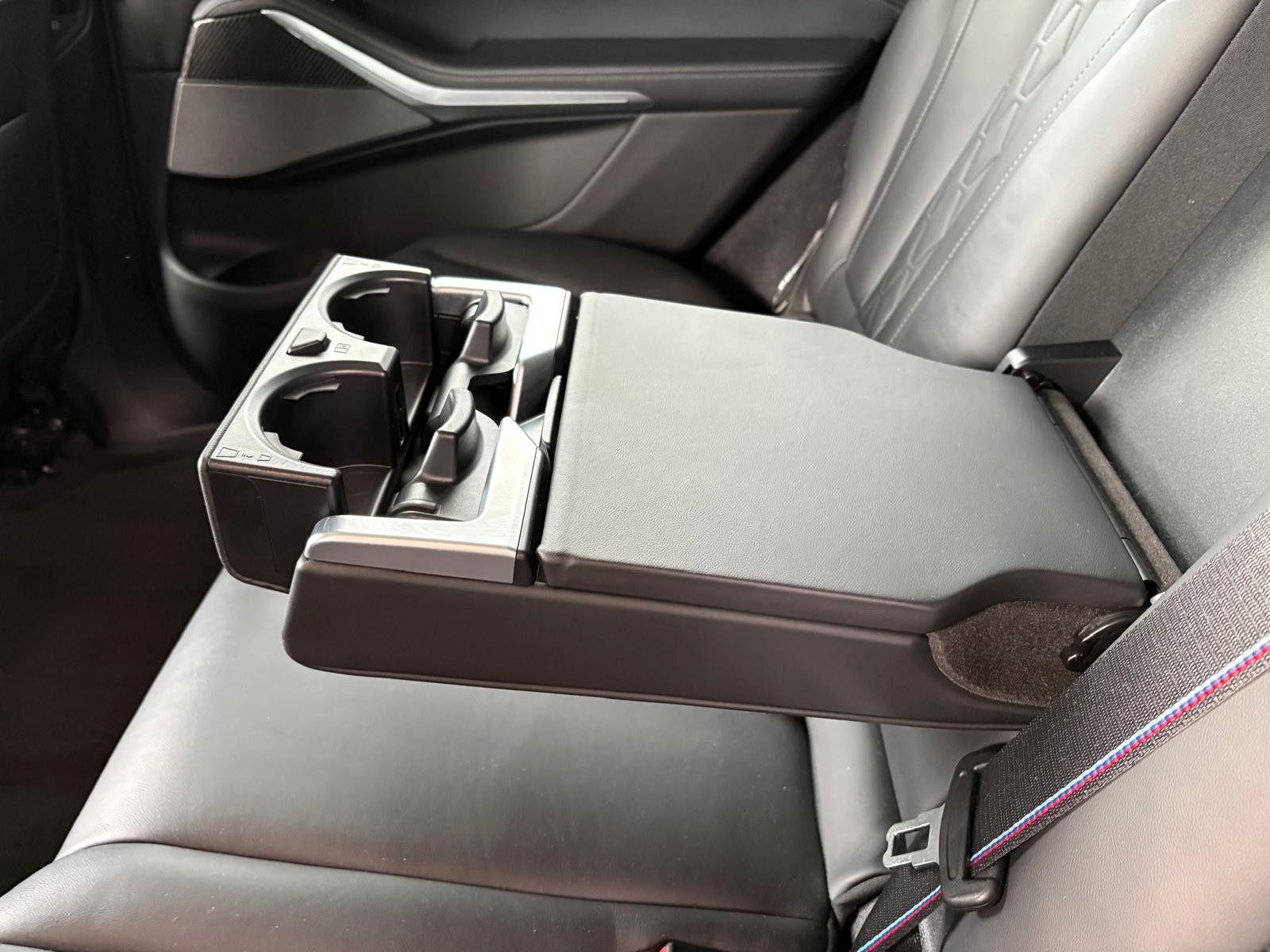 Fahrzeugabbildung BMW X7 xDrive 40 i M Sport/Voll/Skylounge, gestik