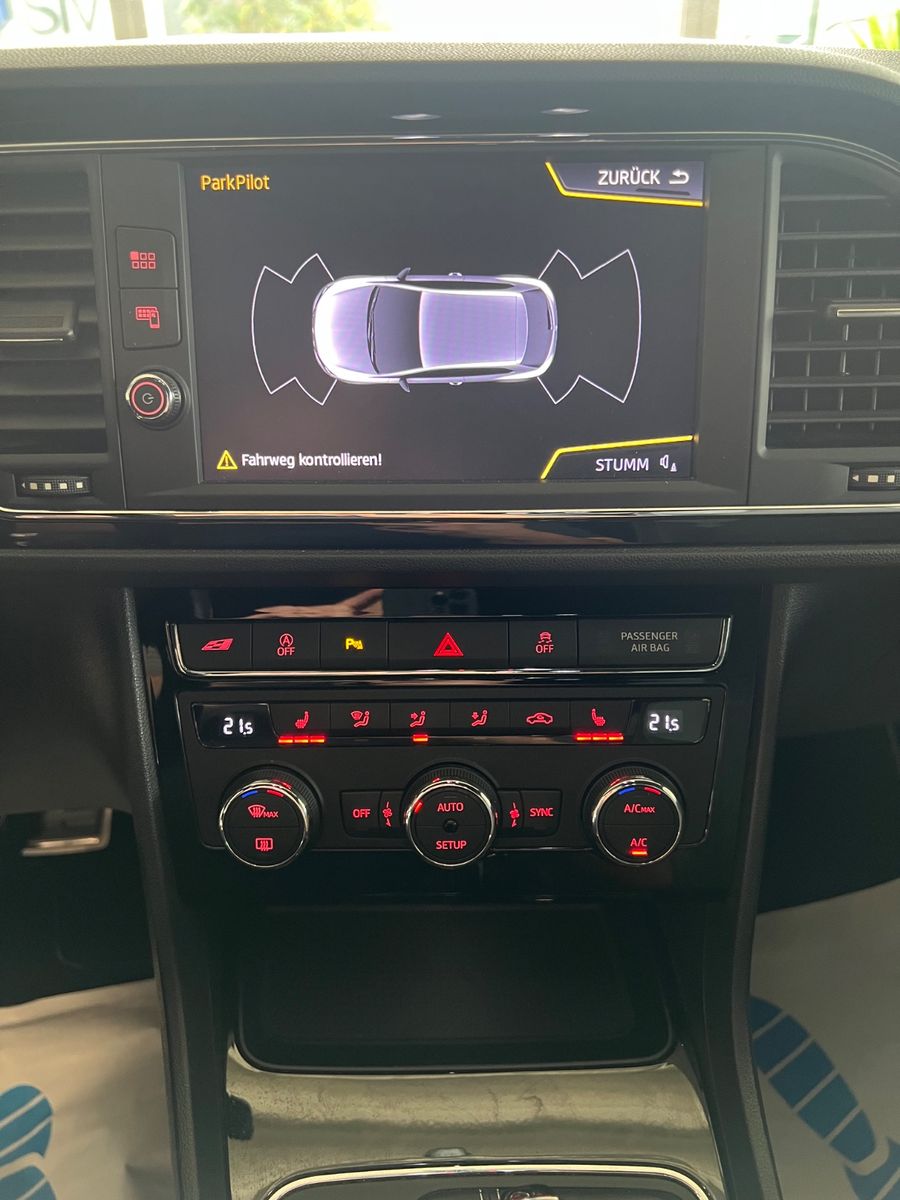 Fahrzeugabbildung SEAT Leon SC Cupra 300 *Mystery Blue* SPORTSITZE *