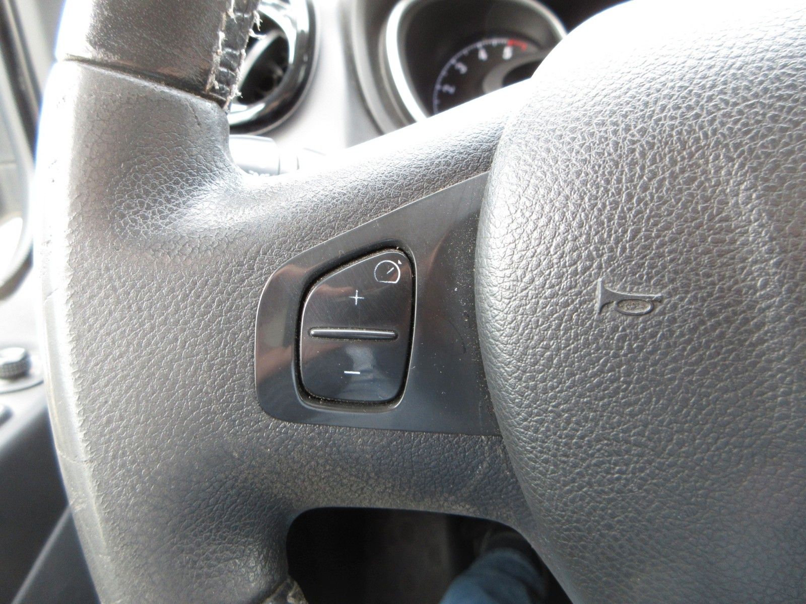 Fahrzeugabbildung Opel Vivaro Kasten L2H1  LED/PDC/TEMPOMAT