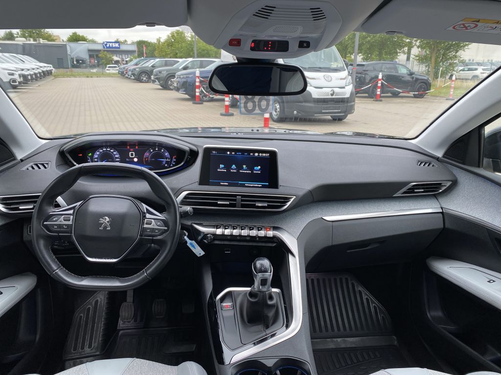 Fahrzeugabbildung Peugeot 3008 PureTech 130 S&S GPF Allure *Navi*Rückfahrk