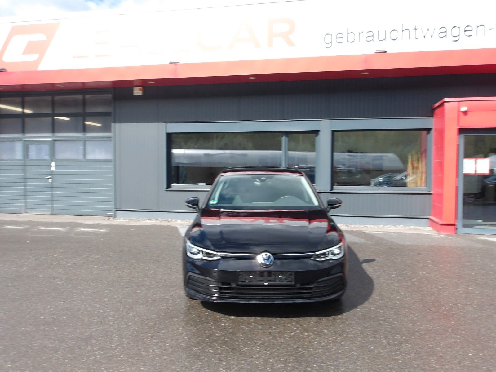 Volkswagen Golf VIII Lim. Life EXP € 13450.- imagem 2