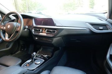 Fahrzeugabbildung BMW 120 1 Limousine 120 d xDrive Sport Line