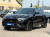 Maserati Levante Modena MatrixLED*S.Close*360°CAM - Maserati Levante Modena mit Benzin-Antrieb