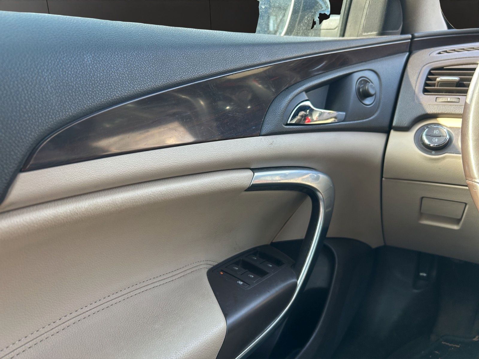 Fahrzeugabbildung Opel Insignia A Lim. Cosmo 4x4 Klima,Leder,Shz,Navi