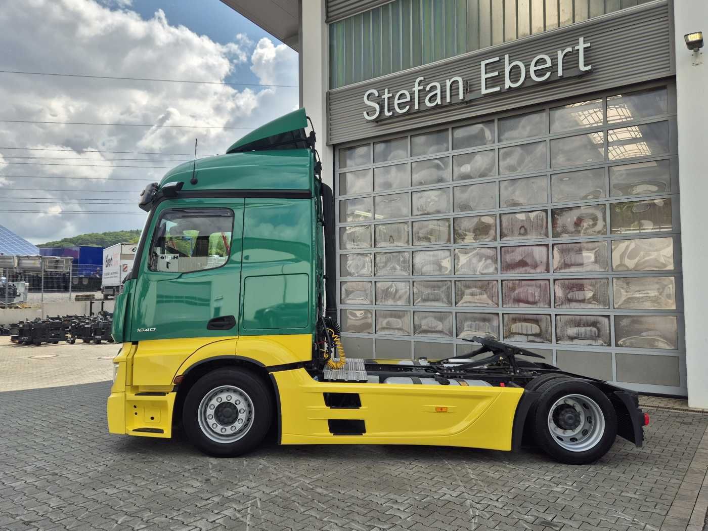 Fahrzeugabbildung Mercedes-Benz Actros 1840 LSnRL Retarder Hubsattelplatte Xenon