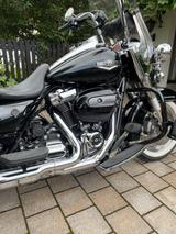 Harley-Davidson Road King Classic FLHRC - HARLEY-DAVIDSON CLASSIC ROAD KING