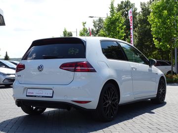 Volkswagen Golf - 5