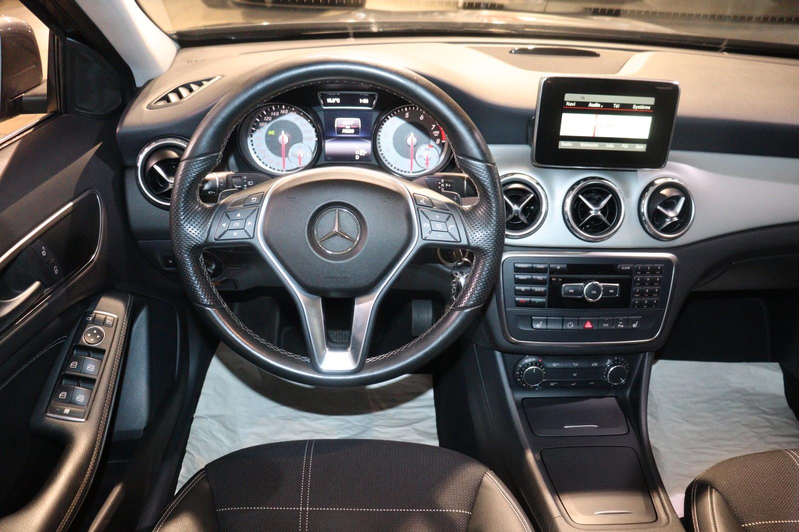 Mercedes-Benz GLA 200 *Erst 70tkm*Automatik*Navi*