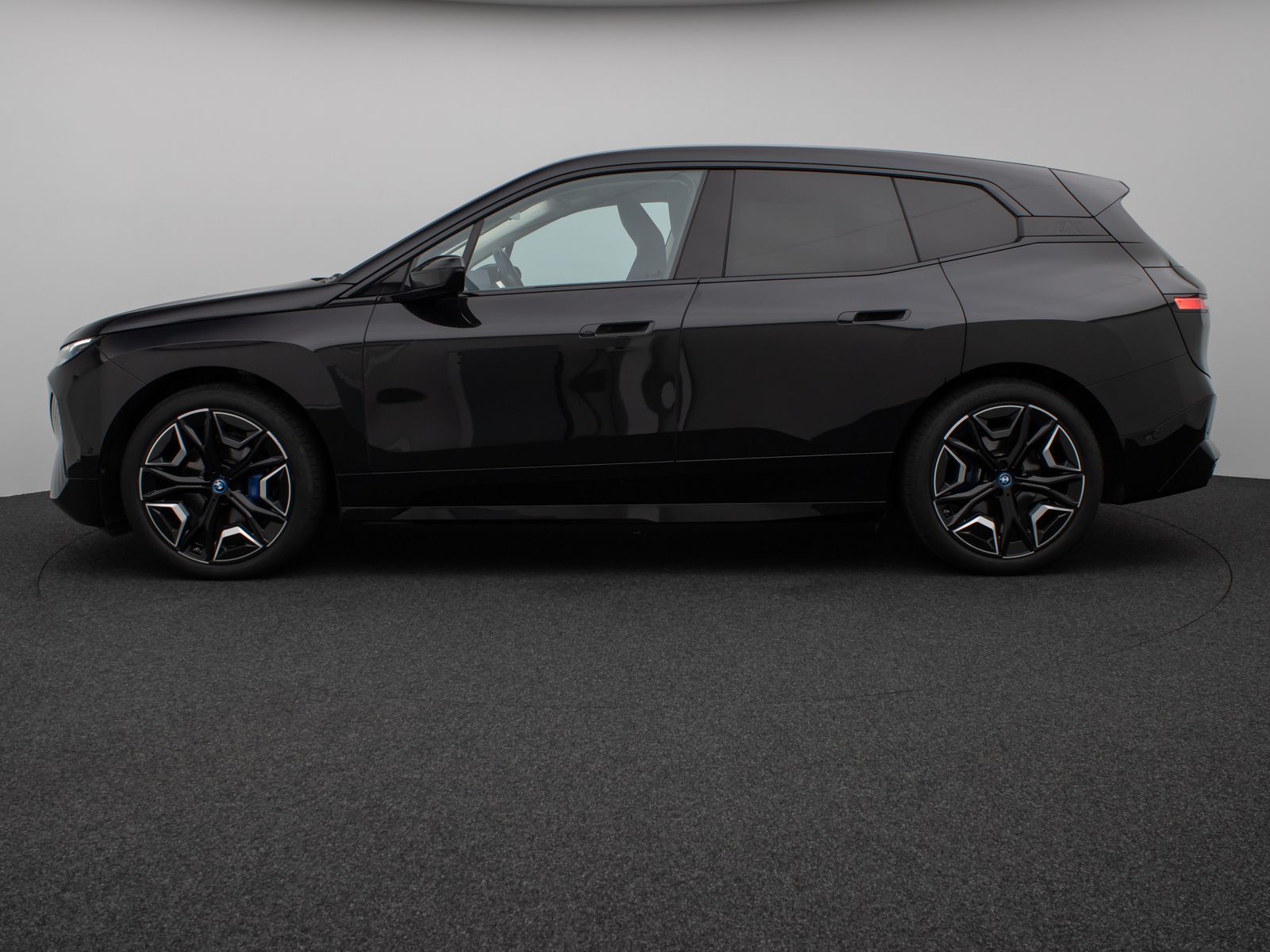 Fahrzeugabbildung BMW iX xD40 Kamera DAB H/K ACC Komfort Sport 22Zoll