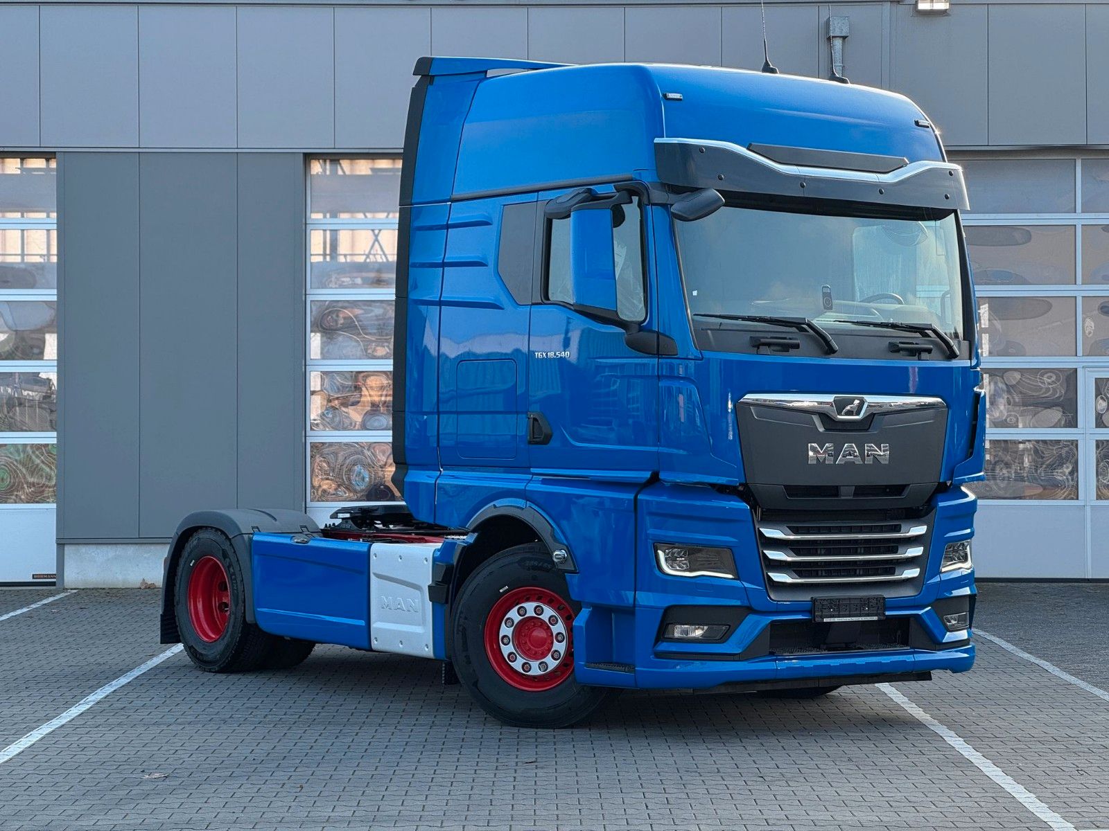 Fahrzeugabbildung MAN TGX 18.540 LL Sattelzugmaschine ACC LDW TV