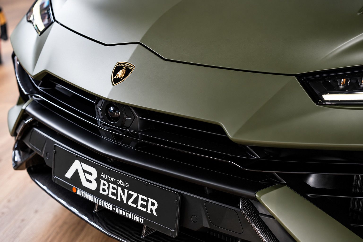 Fahrzeugabbildung Lamborghini Urus Performante *Carbon*Akrapovic*Alcantara*B&O
