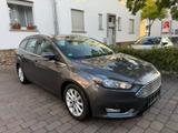 Ford Focus Turnier Titanium 1.5 Automatik - EURO 6 - Ford Focus mit Benzin-Antrieb: Kombi, 1.6